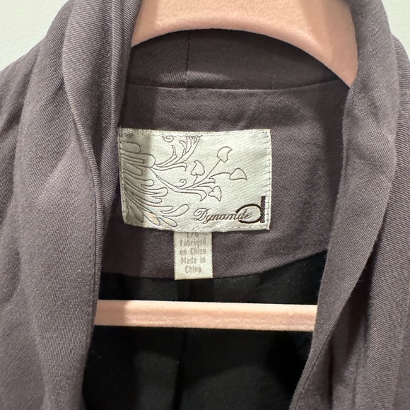 Grey pleated blazer. - Picture 3 of 3